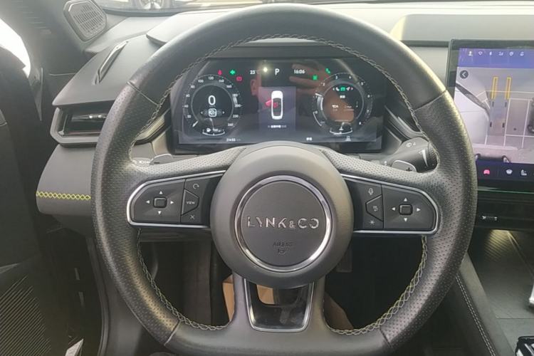 Used Lynk & Co 03 2023 2.0TD DCT JingPro Steering Wheel