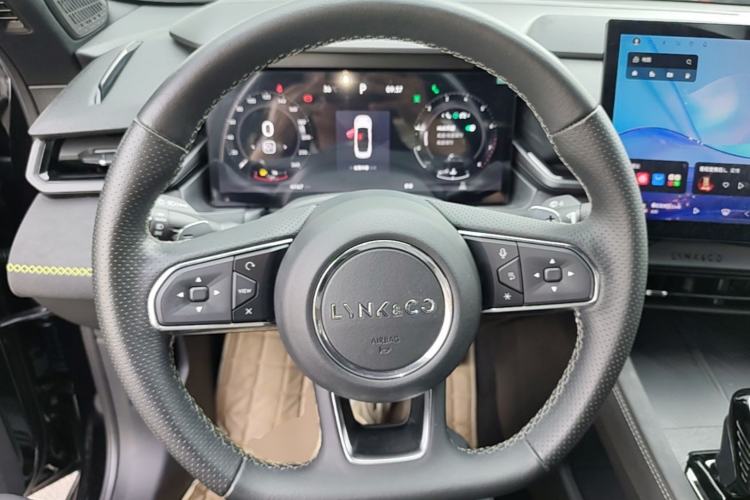 Used Lynk & Co 03 2023 2.0TD DCT H-Power Halo Steering Wheel