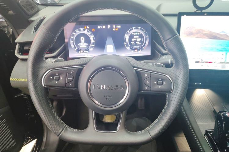 Used Lynk & Co 03 2023 2.0TD DCT JingPro Steering Wheel