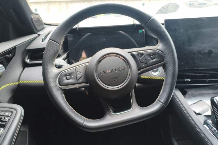 Used Lynk & Co 03 2023 1.5TD DCT JingPro Steering Wheel