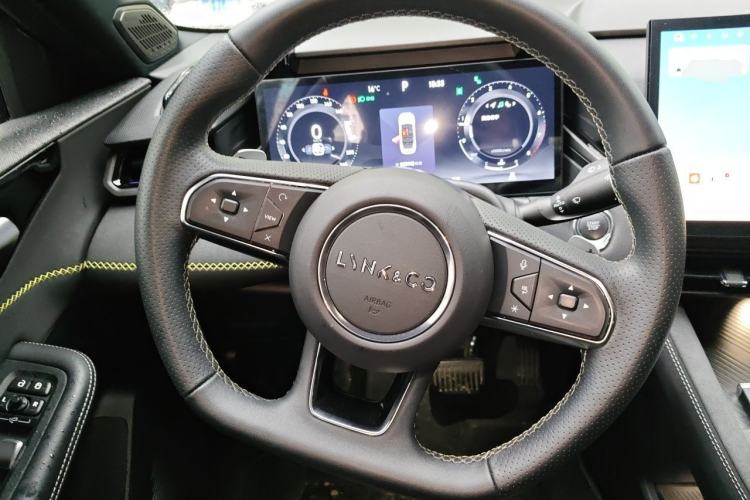 Used Lynk & Co 03 2023 2.0TD DCT JingPro Steering Wheel