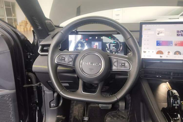 Used Lynk & Co 03 2023 2.0TD DCT H-Power Halo Steering Wheel