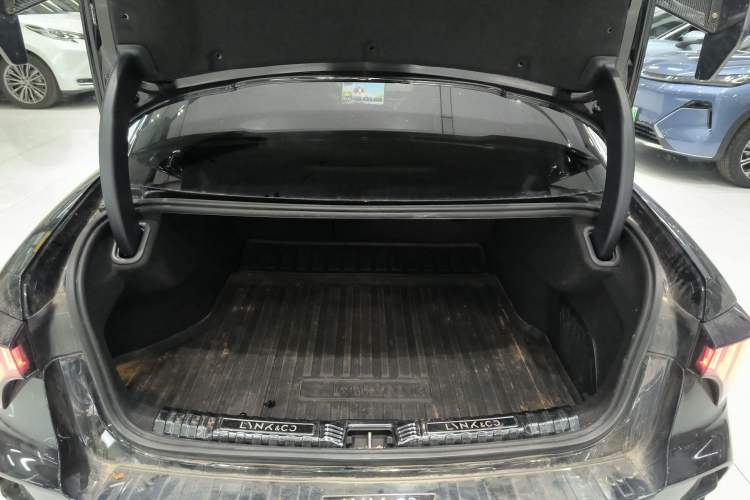 Used Lynk & Co 03 2023 1.5TD DCT JingPro Trunk