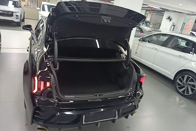 Used Lynk & Co 03 2023 2.0TD DCT JingPro Trunk