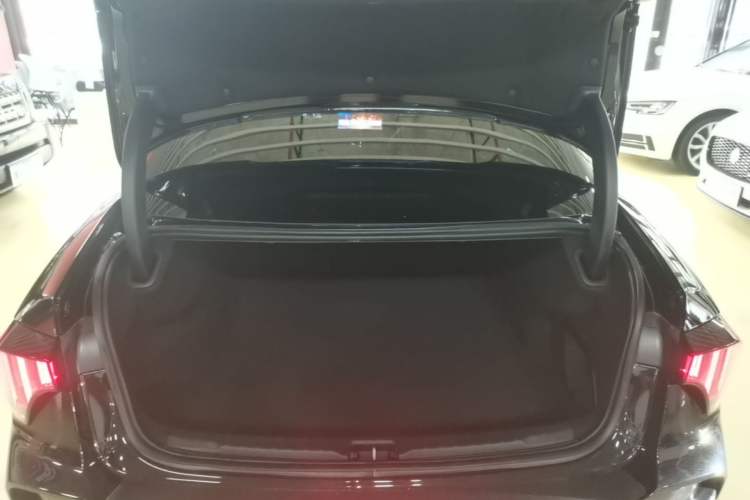 Used Lynk & Co 03 2023 2.0TD DCT JingPro Trunk