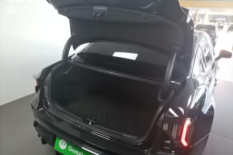 Used Lynk & Co 03 2023 2.0TD DCT JingPro Trunk
