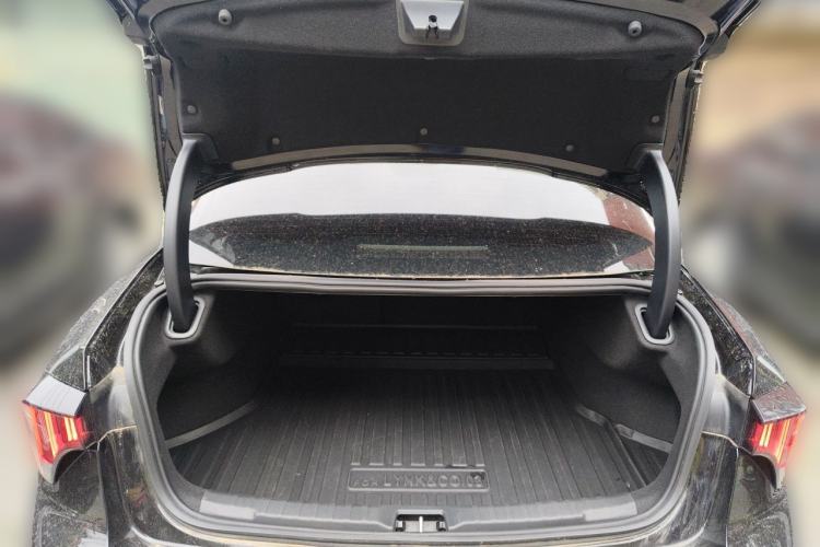 Used Lynk & Co 03 2023 1.5TD DCT JingPlus Trunk