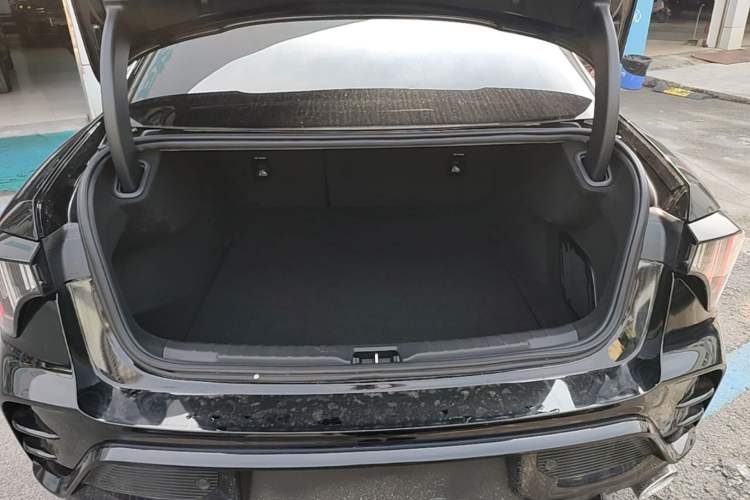 Used Lynk & Co 03 2023 2.0TD DCT H-Power Halo Trunk