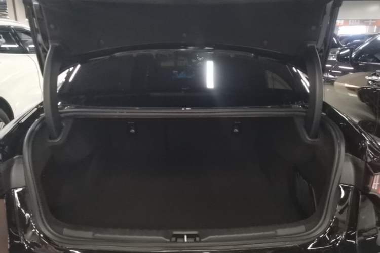 Used Lynk & Co 03 2023 1.5TD DCT JingPro Trunk