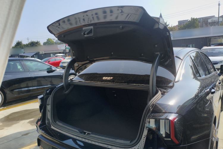 Used Lynk & Co 03 2023 1.5TD DCT JingPro Trunk
