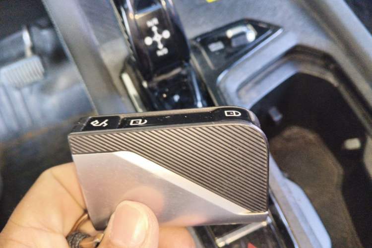 Used Lynk & Co 03 2023 2.0TD DCT H-Power Halo Vehicle Key