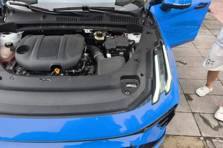 Used Lynk & Co 03 2023 1.5TD DCT JingPro Engine Bay Left