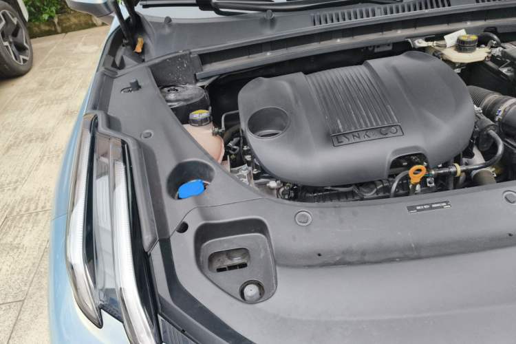 Used Lynk & Co 03 2023 1.5TD DCT JingPro Engine Bay Right
