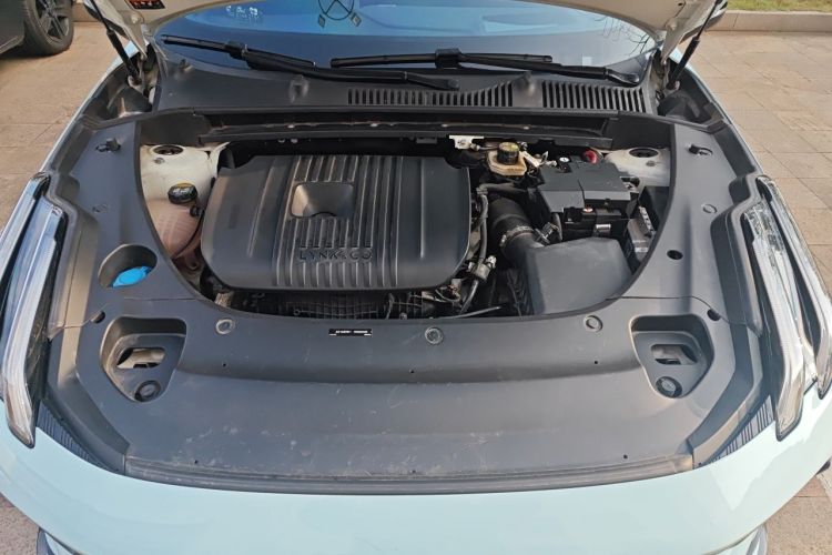 Used Lynk & Co 03 2023 2.0TD DCT H-Power Halo Engine Bay