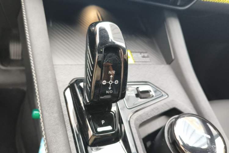 Used Lynk & Co 03 2023 1.5TD DCT JingPro Gear Lever