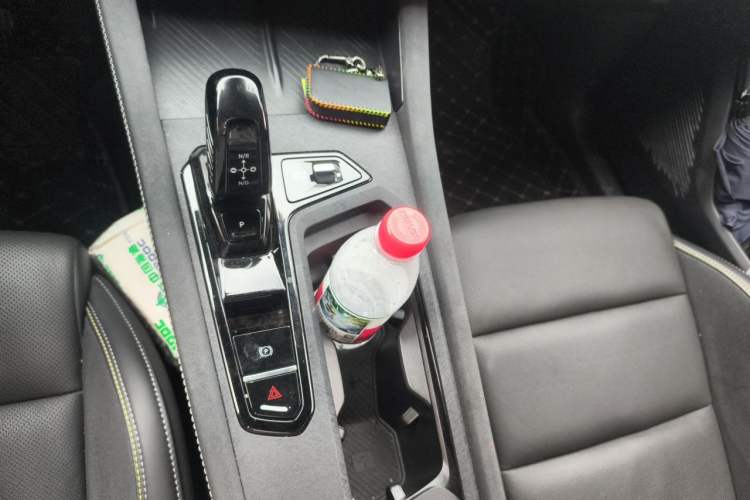 Used Lynk & Co 03 2023 1.5TD DCT JingPro Gear Lever