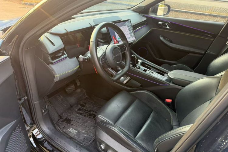 Used Lynk & Co 03 2023 2.0TD DCT H-Power Halo Interior 4