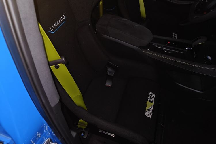 Used Lynk & Co 03 2023 03+ TCR Cyan Front-Wheel-Drive Version Right Front Seat