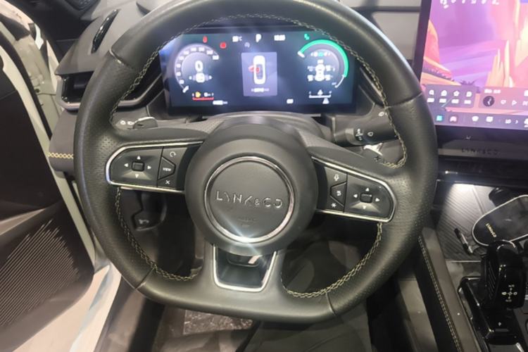 Used Lynk & Co 03 2023 2.0TD DCT H-Power Halo Steering Wheel
