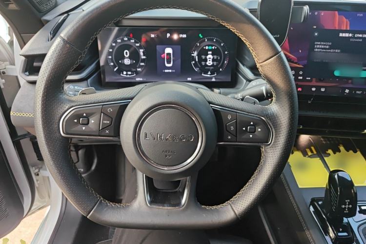 Used Lynk & Co 03 2023 2.0TD DCT H-Power Halo Steering Wheel