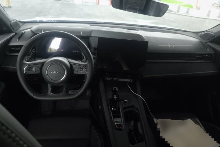 Used Lynk & Co 03 2023 2.0TD DCT JingPro Center Console