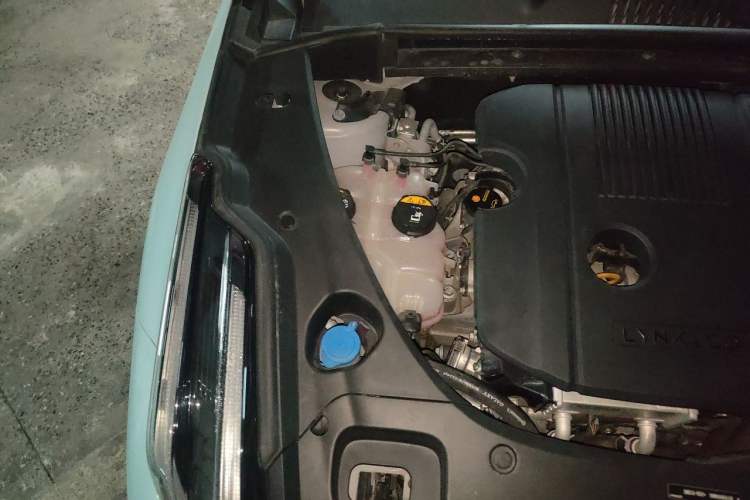 Used Lynk & Co 03 2023 1.5T EM-F PM Engine Bay Right