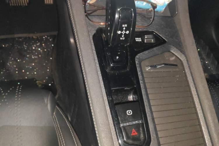 Used Lynk & Co 03 2023 1.5TD DCT JingPlus Gear Lever