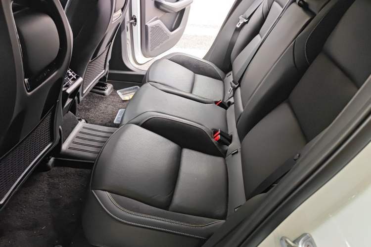 Used Lynk & Co 03 2023 2.0TD DCT JingPro Left Rear Seat
