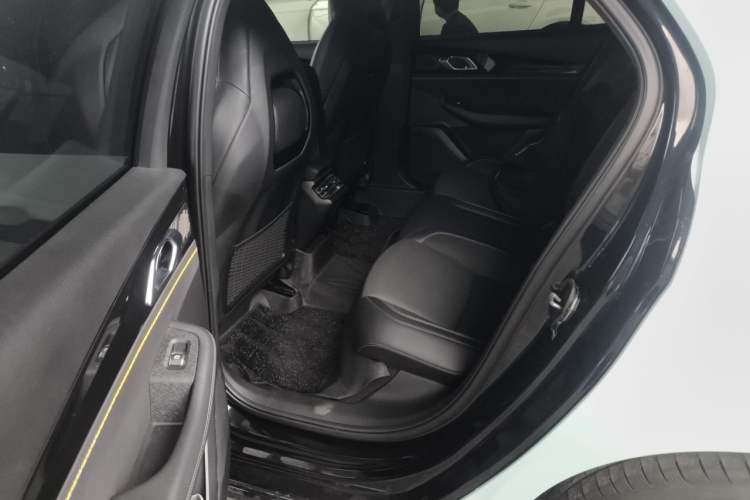 Used Lynk & Co 03 2023 2.0TD DCT JingPro Left Rear Seat
