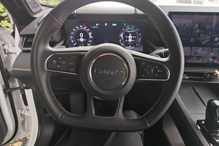 Used Lynk & Co 03 2023 2.0TD DCT JingPro Steering Wheel