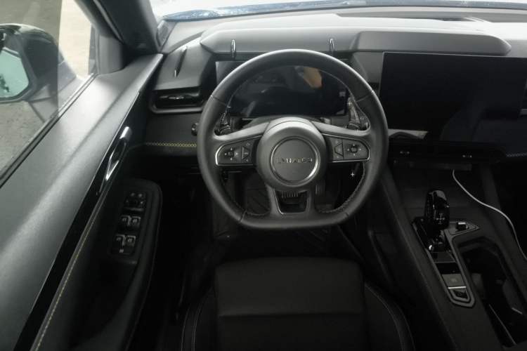 Used Lynk & Co 03 2023 2.0TD DCT JingPro Steering Wheel