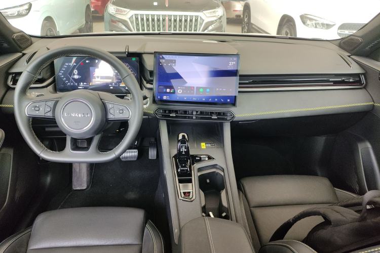 Used Lynk & Co 03 2023 1.5TD DCT JingPro Center Console