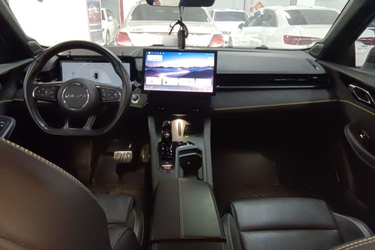 Used Lynk & Co 03 2023 1.5T EM-F PM Center Console