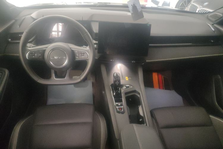 Used Lynk & Co 03 2023 1.5TD DCT JingPro Center Console