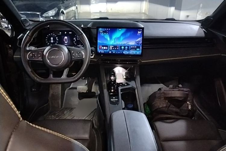 Used Lynk & Co 03 2023 2.0TD DCT JingPro Center Console