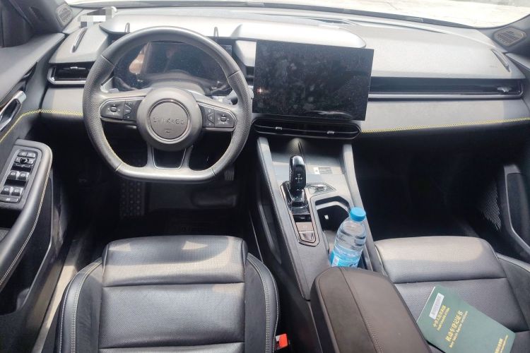 Used Lynk & Co 03 2023 2.0TD DCT JingPro Center Console