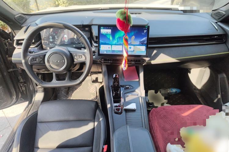 Used Lynk & Co 03 2023 1.5TD DCT JingPro Center Console