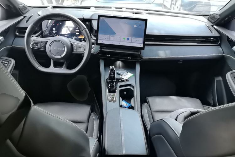Used Lynk & Co 03 2023 2.0TD DCT H-Power Halo Center Console