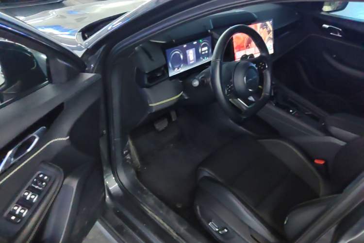 Used Lynk & Co 03 2023 2.0TD DCT JingPro Driver Seat