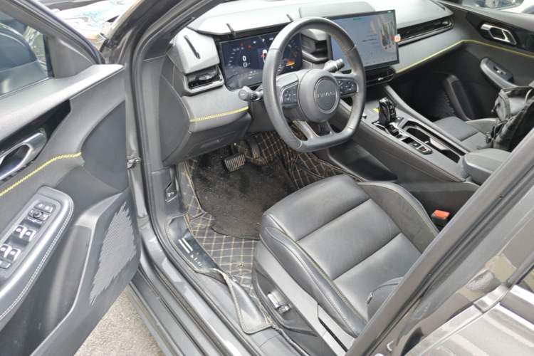 Used Lynk & Co 03 2023 1.5TD DCT JingPro Driver Seat