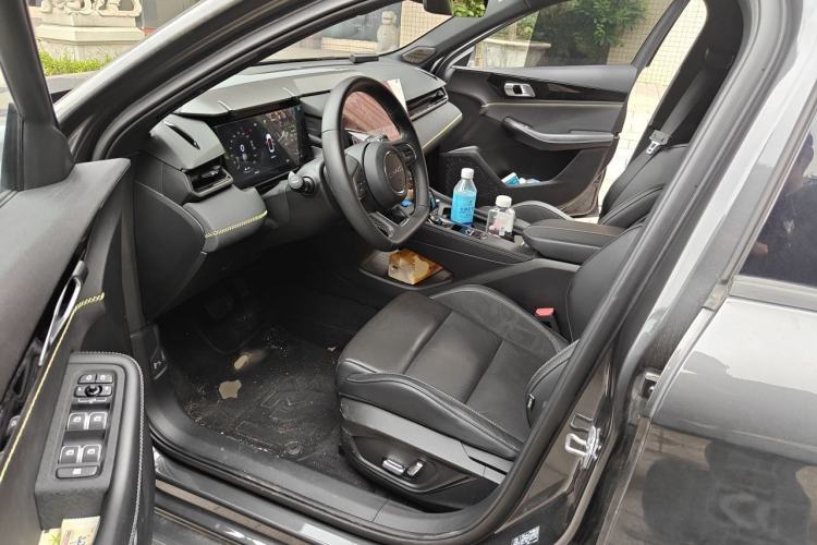 Used Lynk & Co 03 2023 2.0TD DCT JingPro Driver Seat