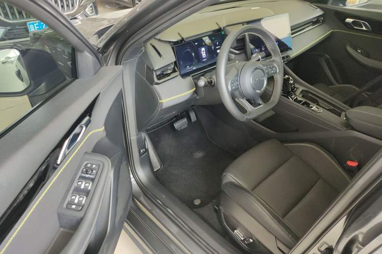 Used Lynk & Co 03 2023 1.5TD DCT JingPro Driver Seat