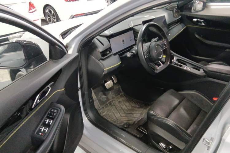Used Lynk & Co 03 2023 1.5T EM-F PM Driver Seat