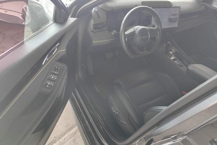 Used Lynk & Co 03 2023 1.5TD DCT JingPro Driver Seat