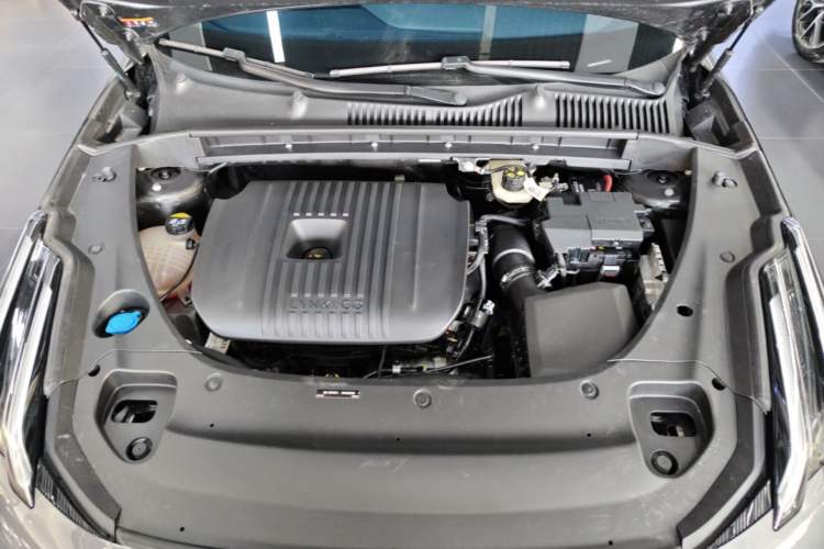 Used Lynk & Co 03 2023 2.0TD DCT JingPro Engine Bay