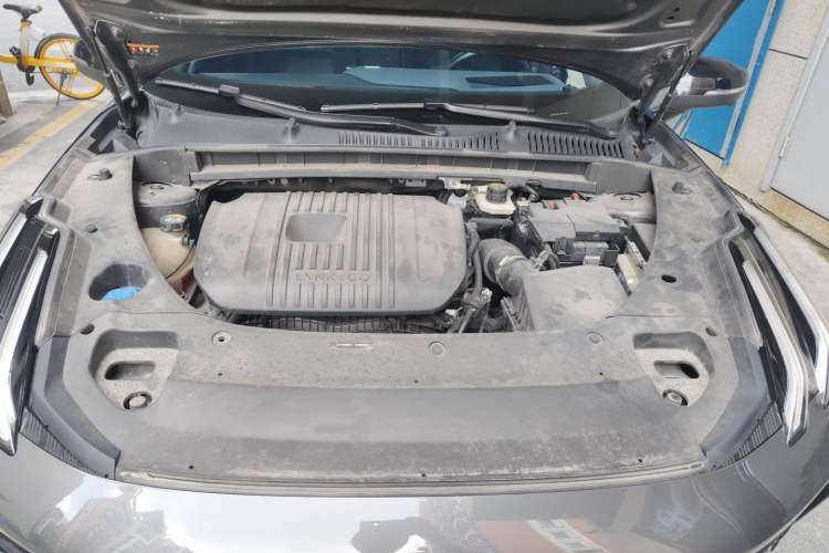 Used Lynk & Co 03 2023 2.0TD DCT H-Power Halo Engine Bay
