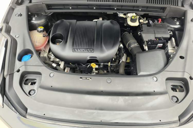 Used Lynk & Co 03 2023 1.5TD DCT JingPlus Engine Bay