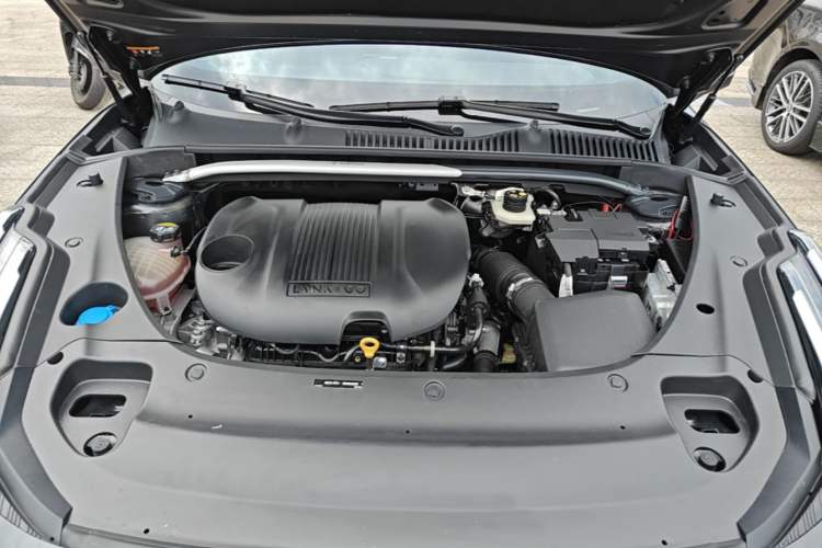 Used Lynk & Co 03 2023 1.5TD DCT JingPro Engine Bay