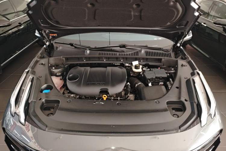 Used Lynk & Co 03 2023 1.5TD DCT JingPro Engine Bay