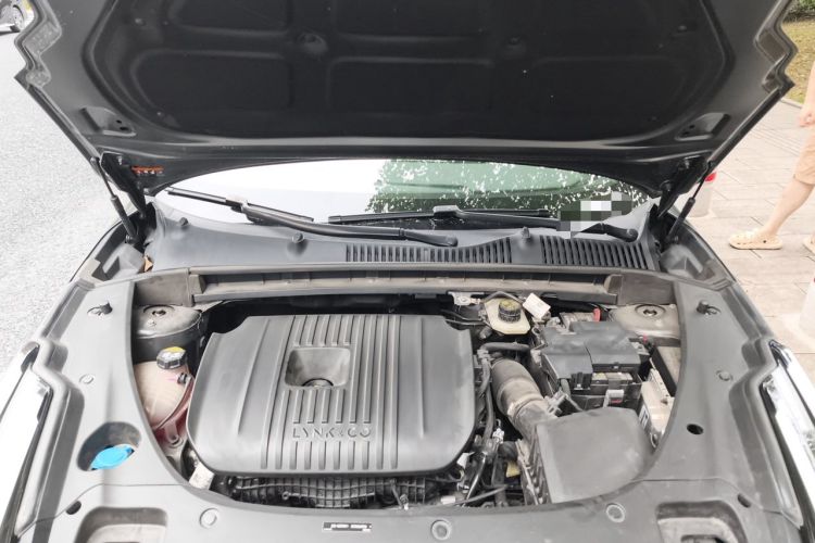 Used Lynk & Co 03 2023 2.0TD DCT JingPro Engine Bay